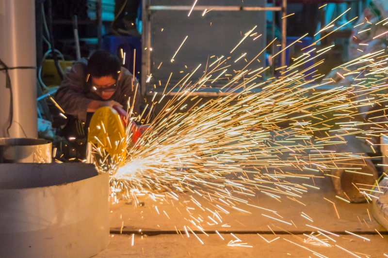 coiffure-ST JEANNET-min_work-man-workshop-steel-equipment-metal-496138-pxhere.com